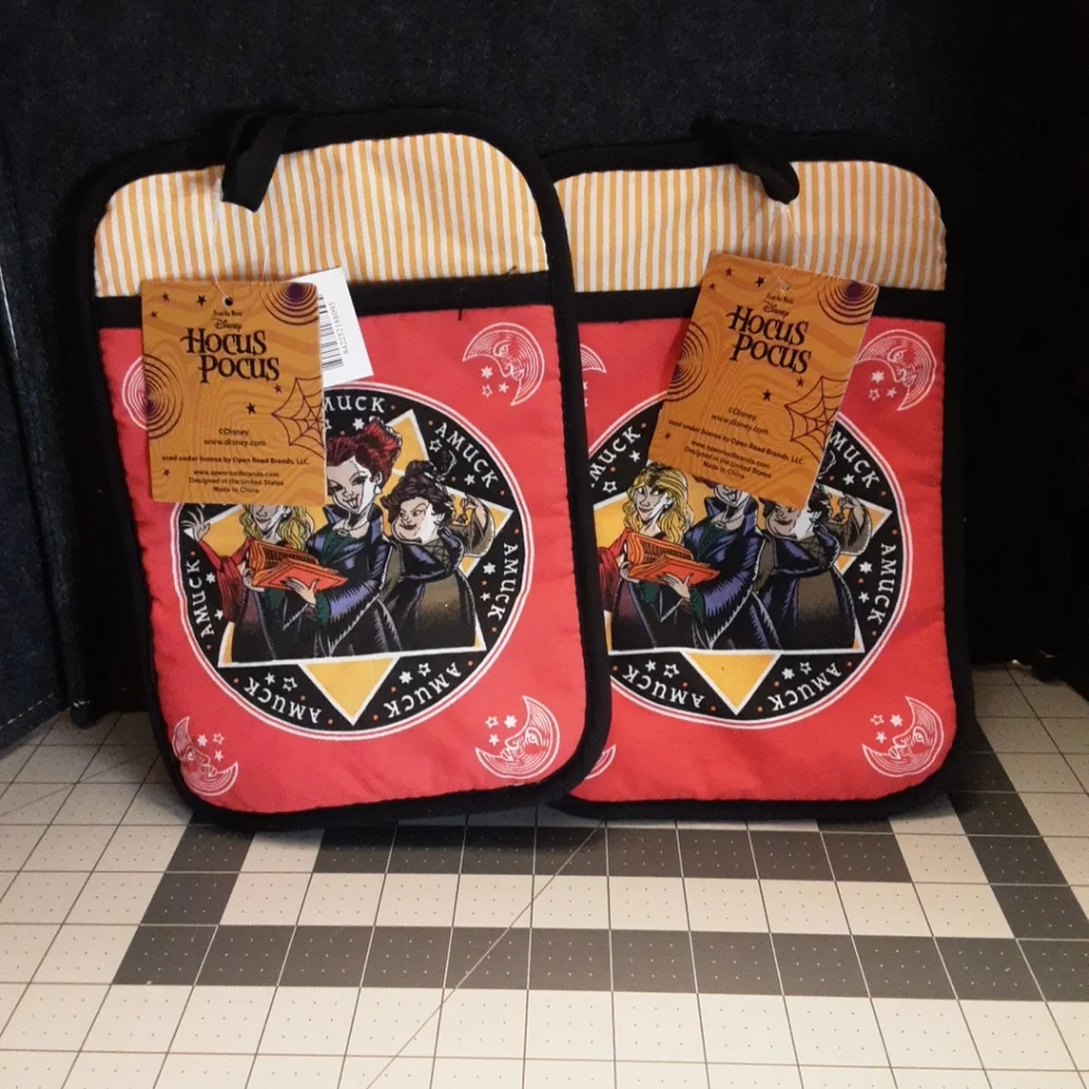 Disney Hocus Pocus Pot Holder‎ NWT
